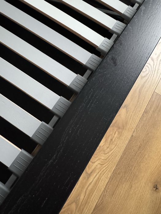 Łóżko bez materaca