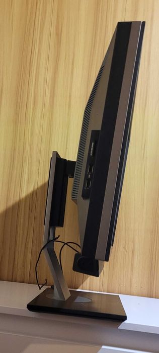 Монітор QHD Dell UltraSharp U2711b