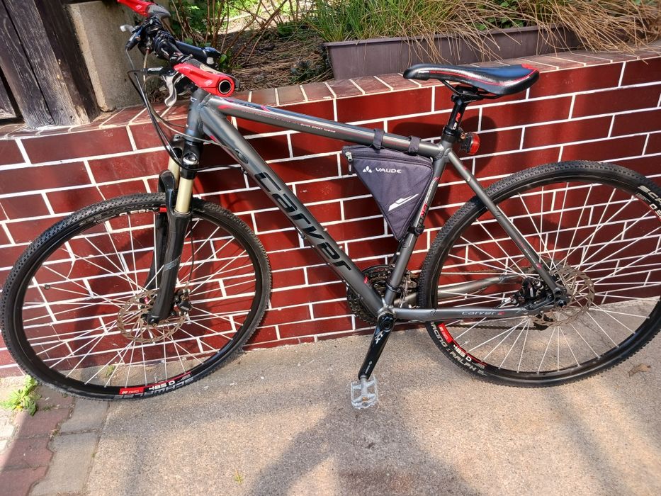 Rower crossowo- trekkingowy. CARVER