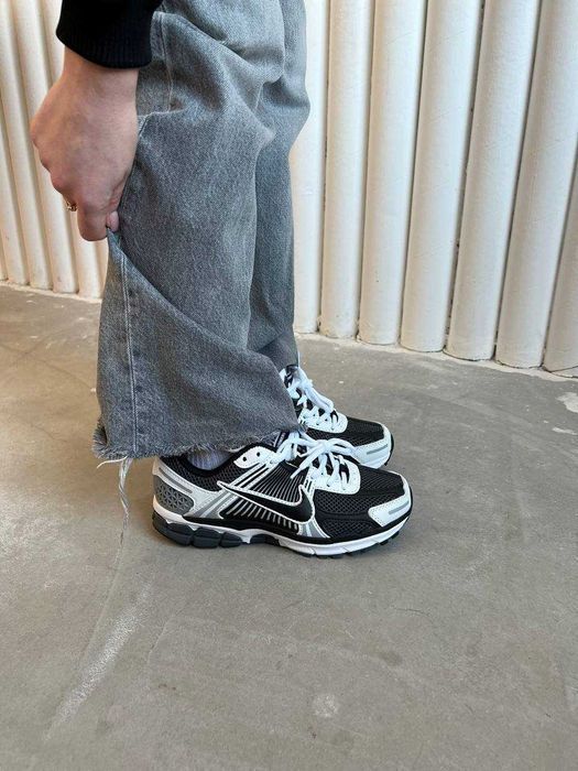 Кроссовки Nike Vomero 5 Classic  Оригинал женские новые