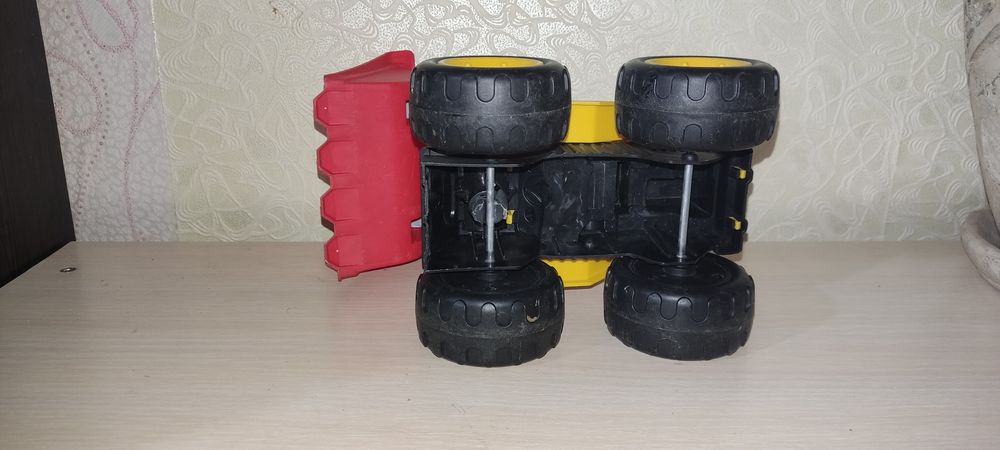 игрушка трактор miniso