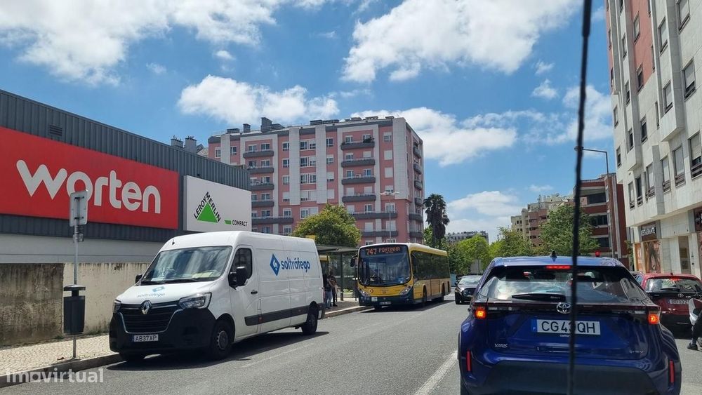 Apartamento T2 com piscina, Lisboa
