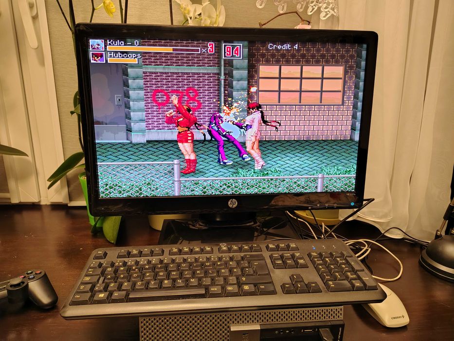 Zestaw Komputerowy 4GB 250GB LCD 22 Commodore OS (retro gry) + Pad