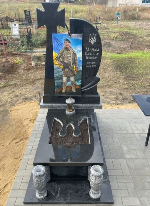 Гранітні памятники для військових,  працюємо без передоплати