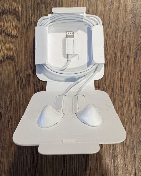 Słuchawki APPLE EarPods Lightning