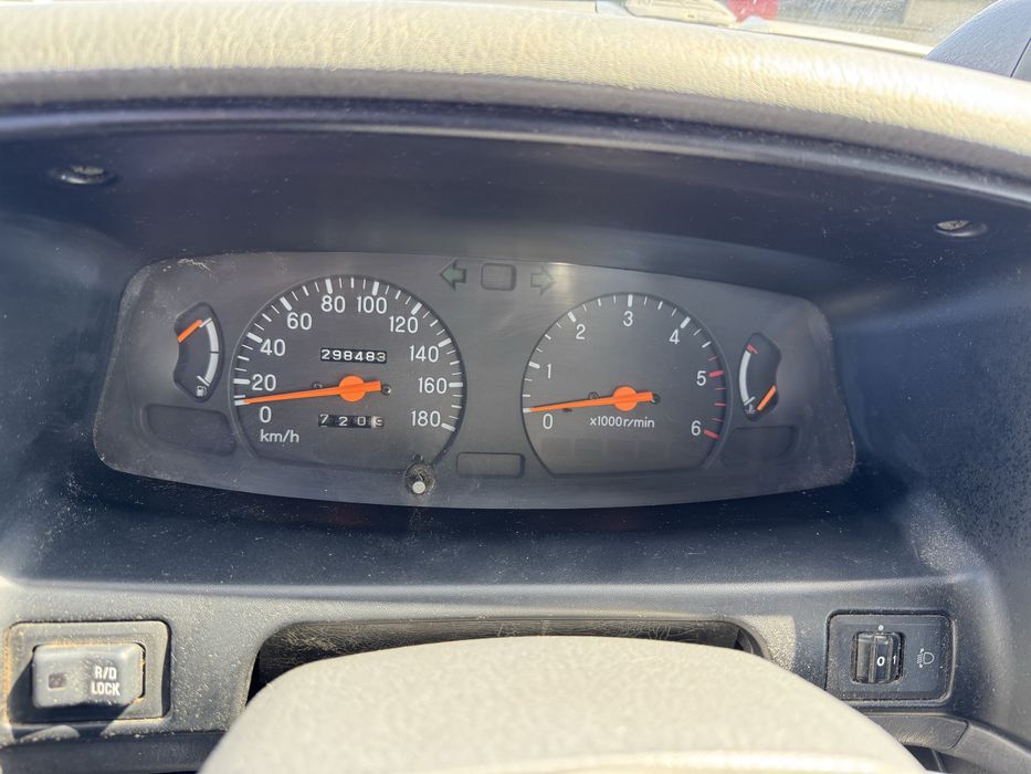 Mitsubishi L200 em bom estado