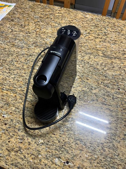 Máquina de Café De’Longhi com Garantia – Como Nova