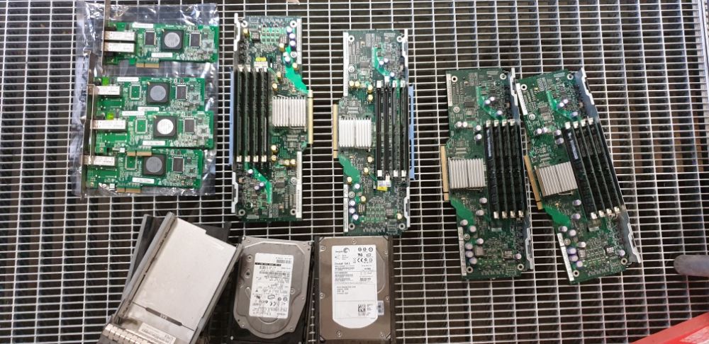 Server Dell PowerEdge 6850 Serwer Karty sieciowe Ram Dyski procesor