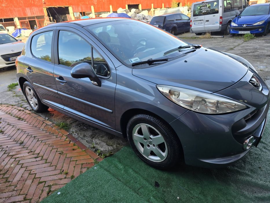 Peugeot 207 1.4 LPG 5 Drzwi niski przebieg