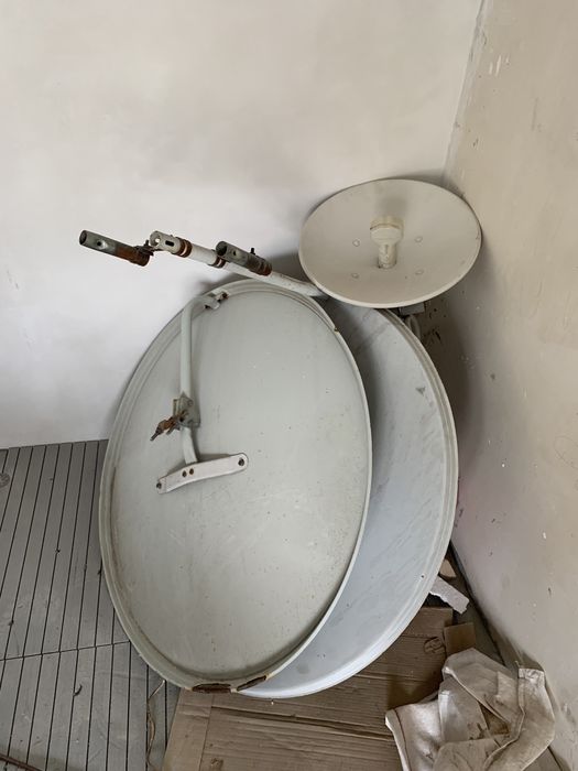 Тарелка спутниковая