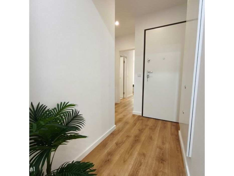 Apartamento T2 Renovado em Benfica