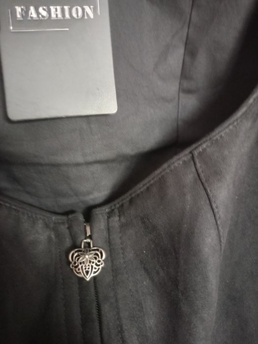 Klasyczna,bardzo elegancka sukienka na Oktoberfest.