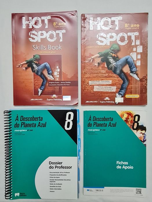 Livros 8°ano mots-clés, hotspot, descoberta planeta azul, GPS, matemat