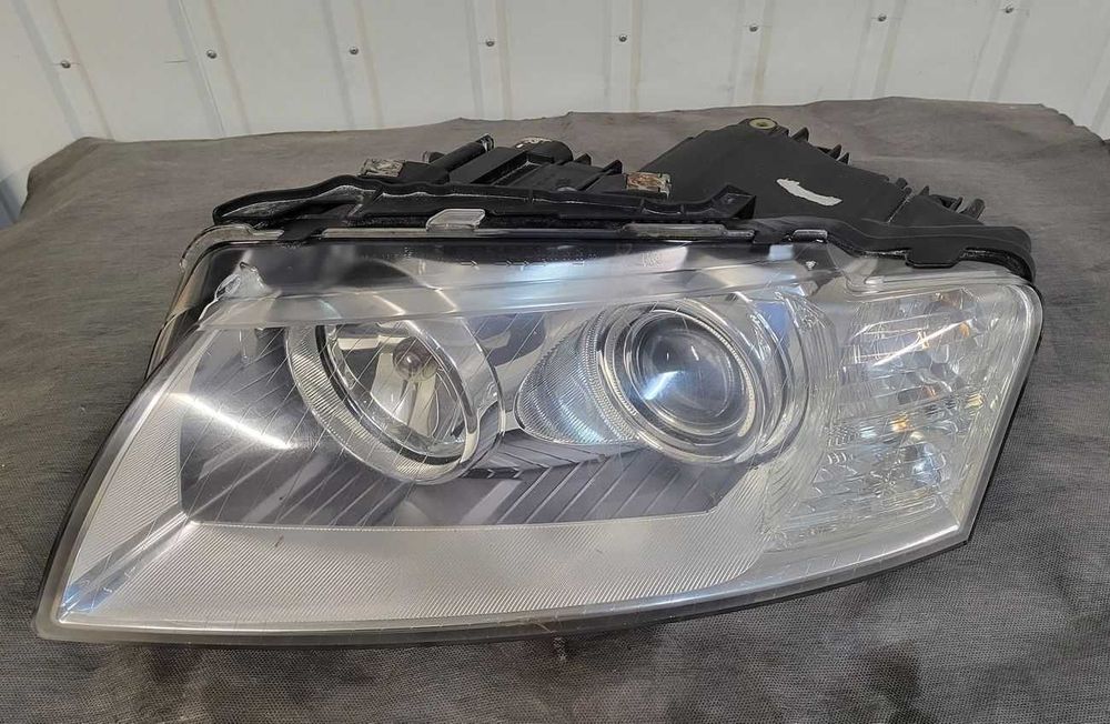 AUDI A8 D3 lampa lewa , bixenon - EU , kompletna .