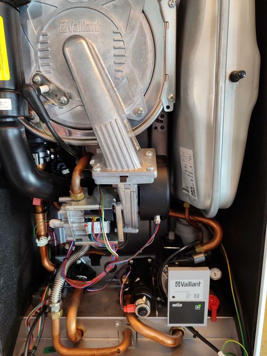 Piec gazowy kondensacyjny  Vaillant ecotec plus VC 206/5-5 oszczędny