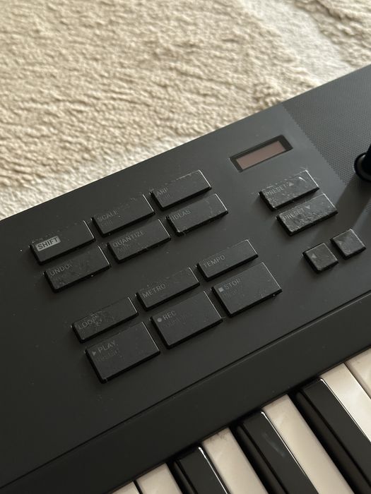 Teclado Midi Komplete Kontrol A49