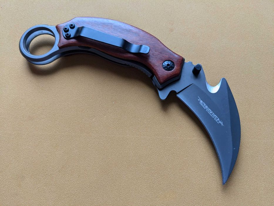 Ніж Karambit. складний ніж керамбіт