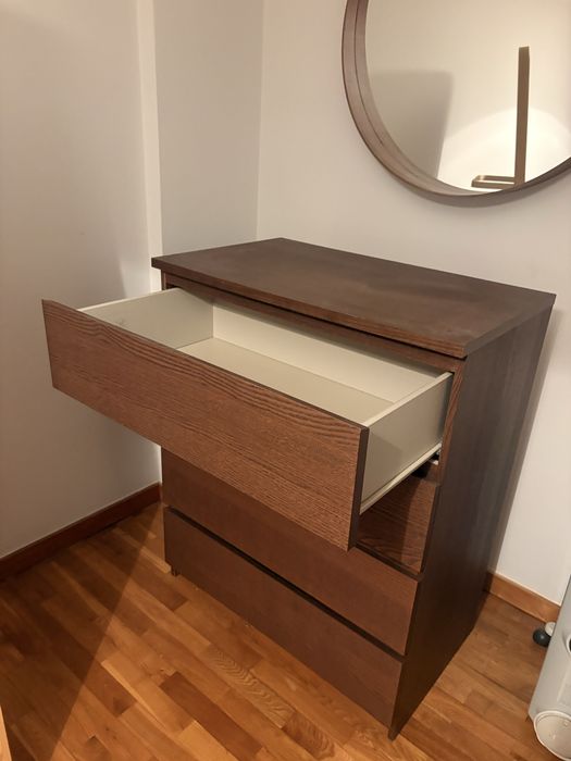 Cómoda MALM IKEA – 4 Gavetas Castanho Escuro (como nova)