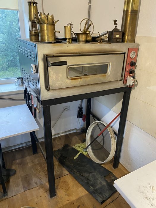 Продам електро піч для піцци