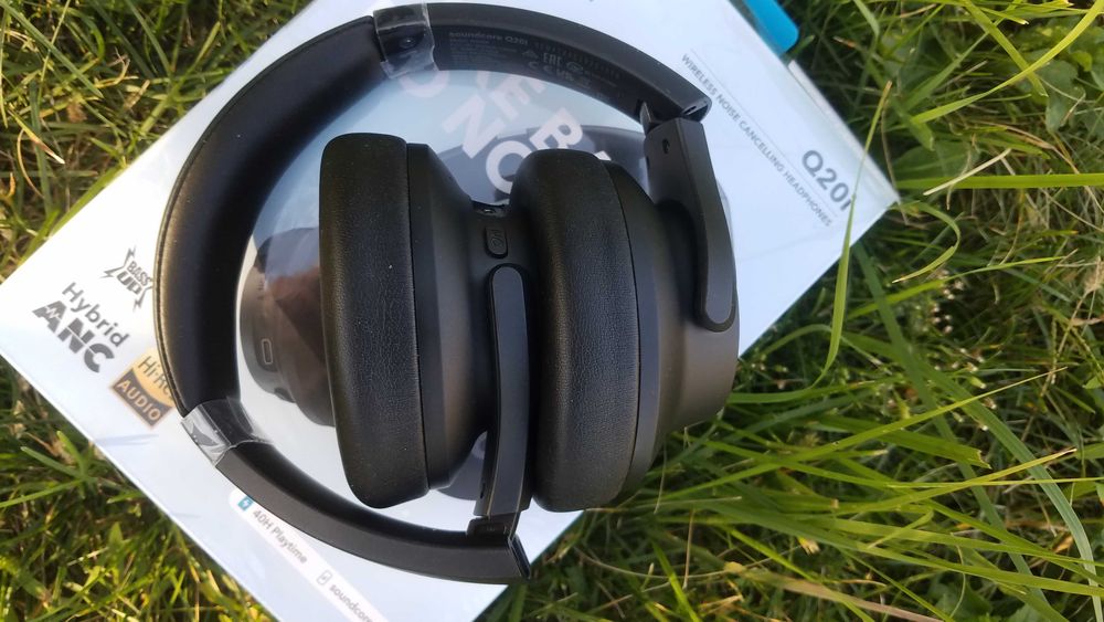 Anker SoundCore Q20i Black – мощный звук без проводов!