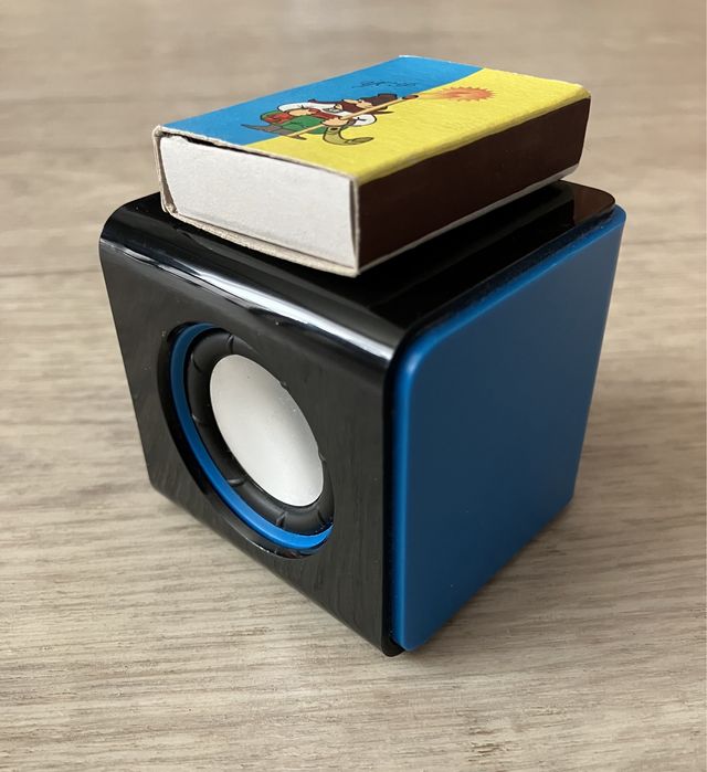 Портативная колонка.