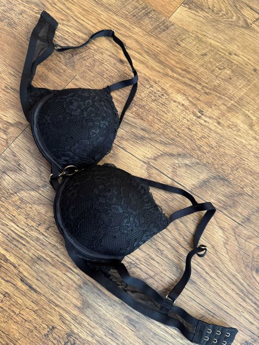 Stanik, biustonosz, paskami na dekolcie, XS, super push up, czarny