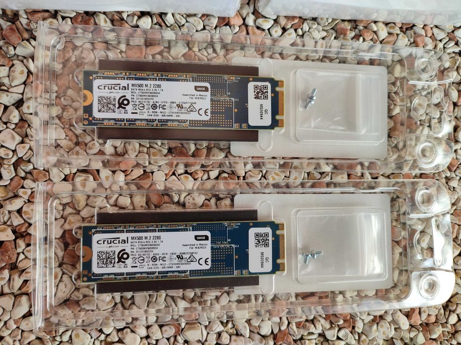 Dwa dyski SSD Crucial MX500 500GB m.2 SATA + dwie obudowy zewnętrzne.