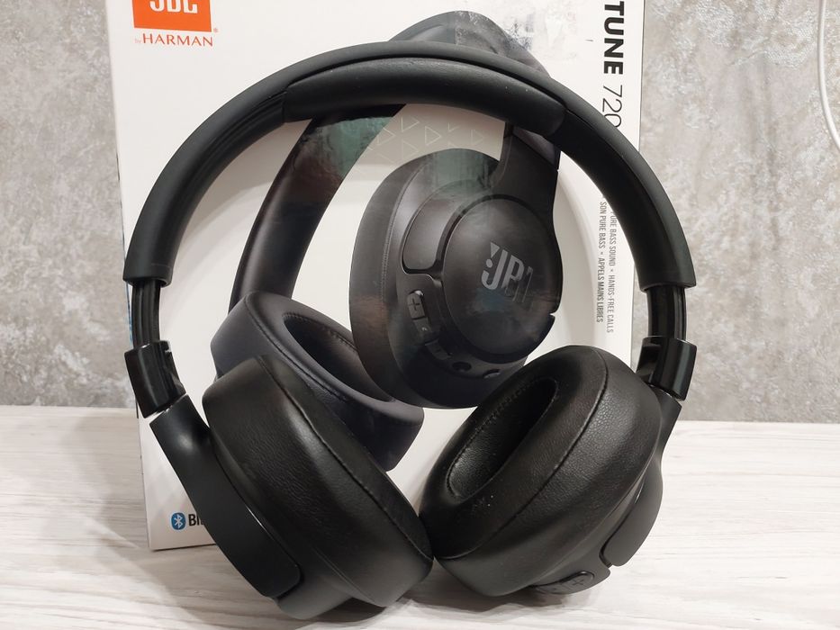 Навушники JBL Tune 720BT