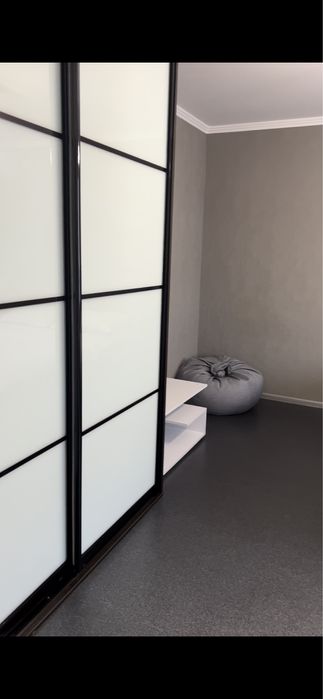 Сдаеться кватира  на Тисячці Сонячна  галерея