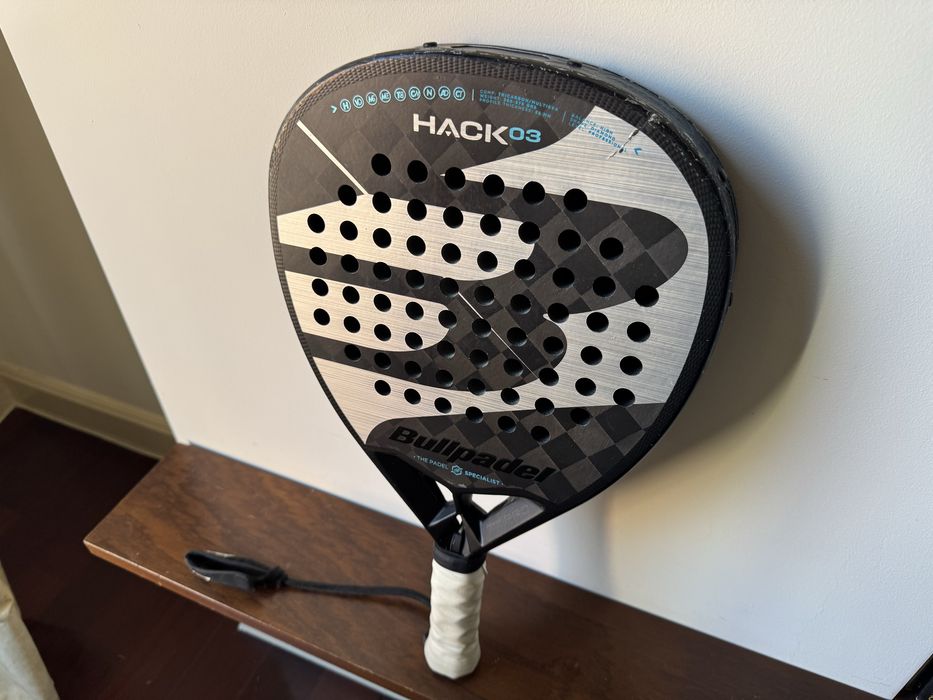 Raquete de Padel Bullpadel Hack 03 e Saco Vertex