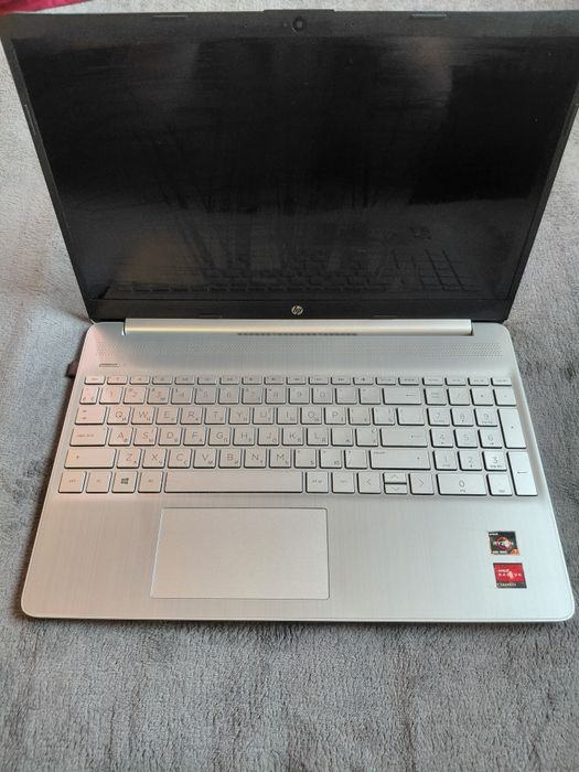 Ноутбук HP Laptop 15s / 15.6" FHD IPS / AMD Ryzen 7 4700U / 16 GB RAM / 512 GB SSD