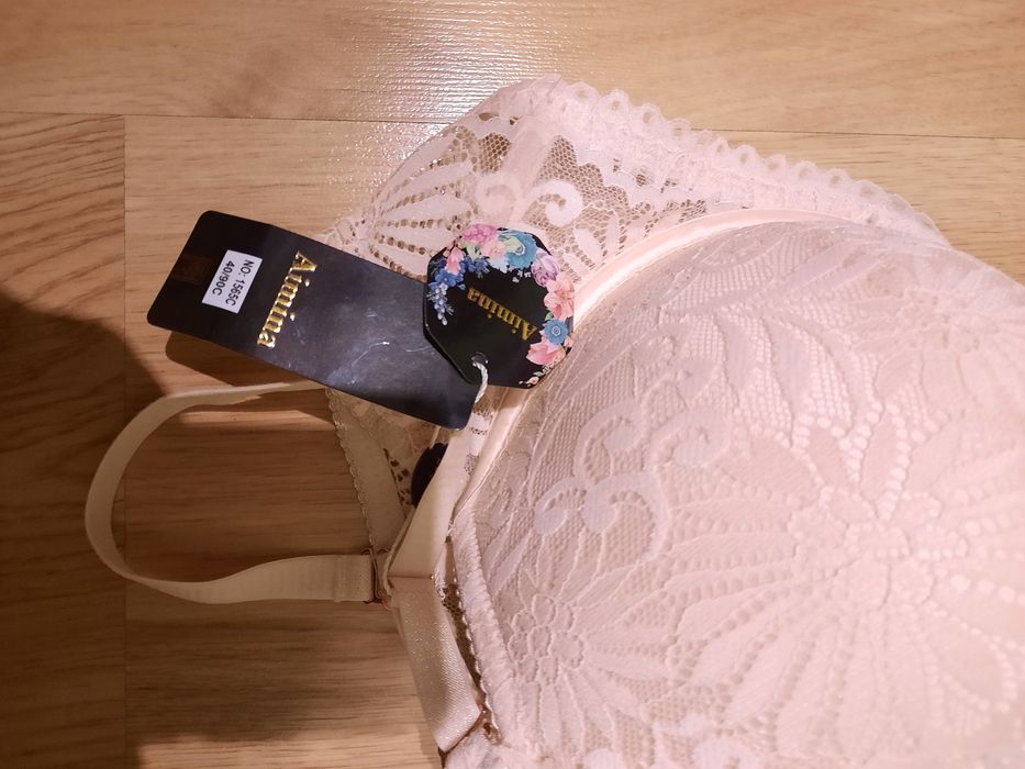 Biustonosz 90c nowy z metkami.