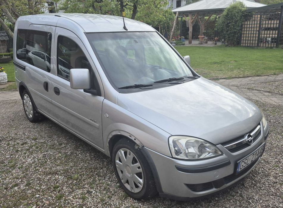 Opel Combo 1.4 16V 2004 rok