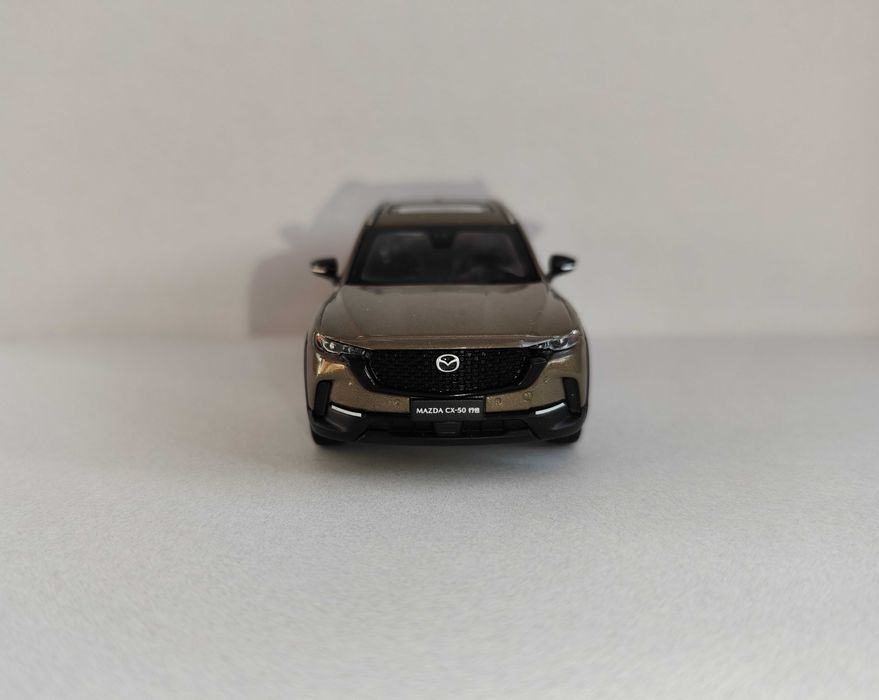 Mazda CX-50 та Mazda 3 1:43