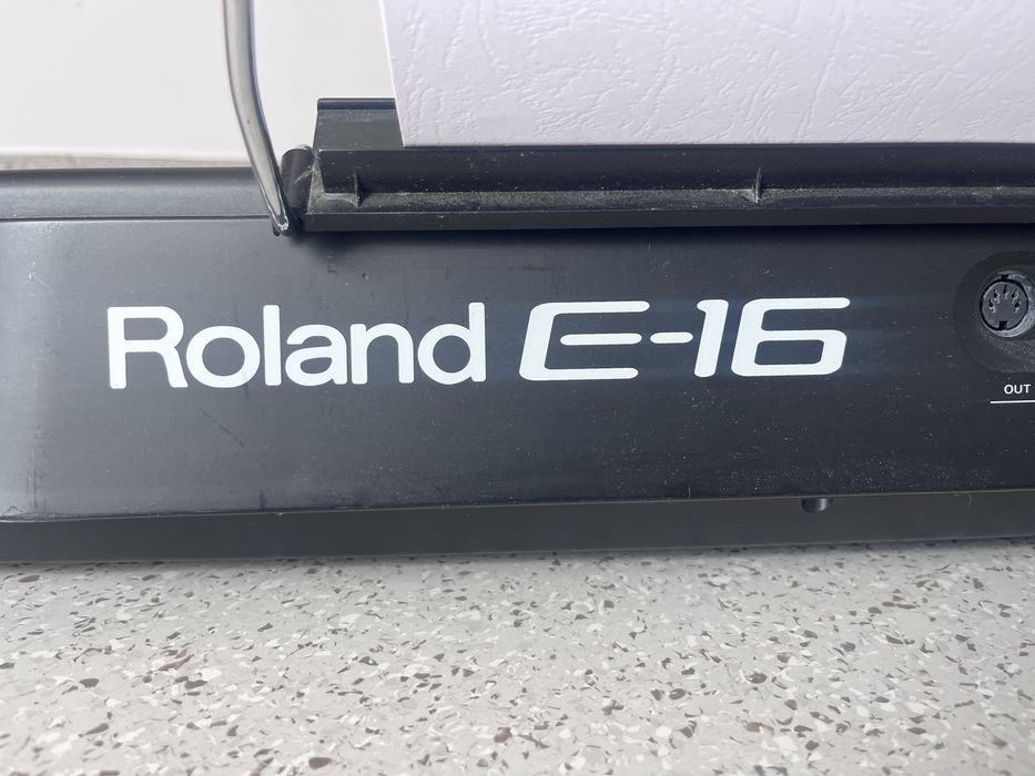 Roland E-16 syntezator, keyboard
