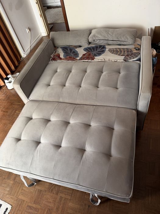 Sofá Cama - tem que vir retirar.