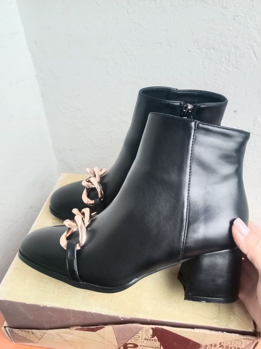 Продаю! Ботинки женские