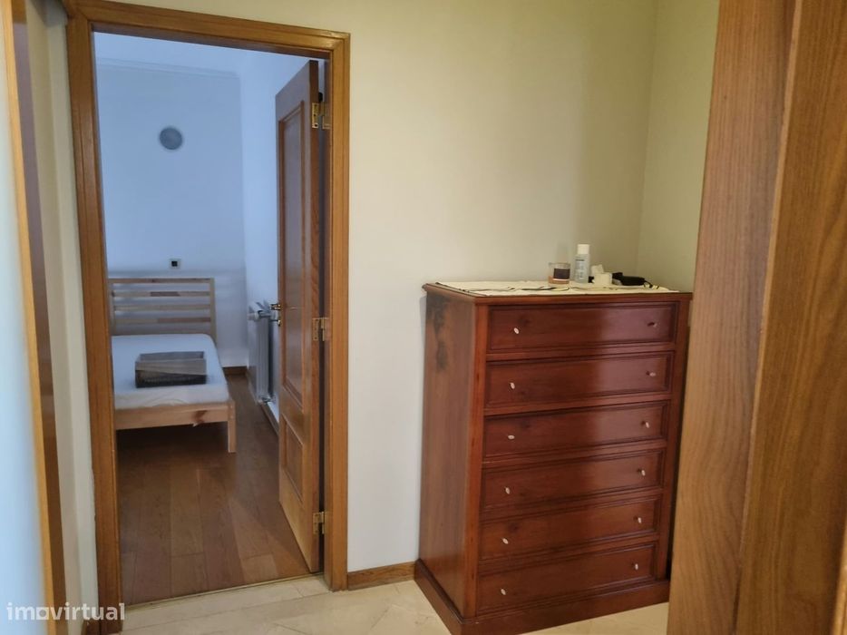 Excelente Apartamento T2 Para Arrendar Em São Domingos De Benfica