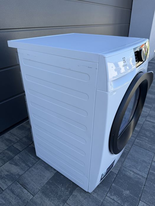 Suszarka Electrolux CycloneCare 900 MEW9H28M8BP