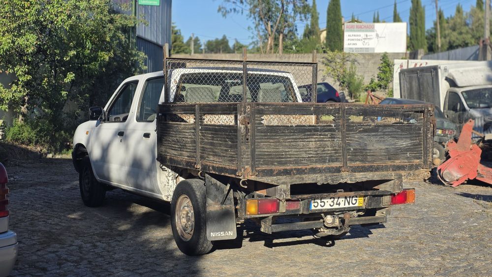 Nissan Pick up 2.5 D Canibe dupla 5 Lugares