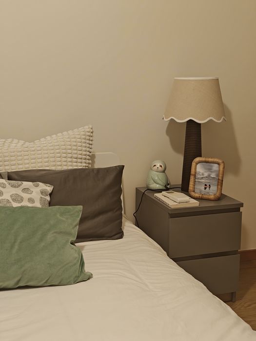 Cama IKEA Askvoll + 2 Mesas Cabeceira MALM (oferta colchão)