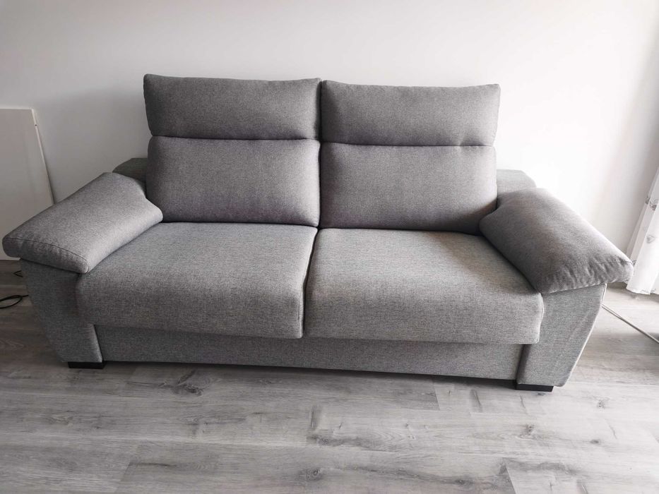 Sofá cama cinzento quase novo com colchão 140 x 190