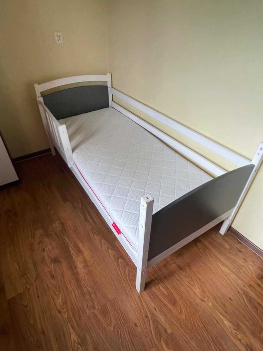 Łóżko piętrowe z szufladą