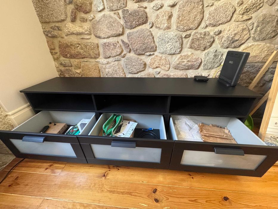 Móvel de TV IKEA Brimnes Preto c/ 3 Gavetas 180x41x53cm (Excelente Estado)