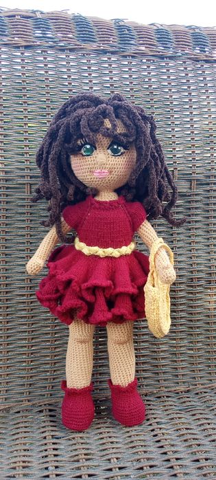 Продам вязаную куклу Джени