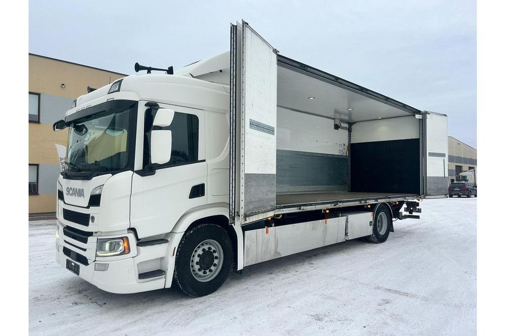 Scania P320 4X2 EURO6 + CARRIER + SIDE OPENING  Scania P320 4X2 Euro6 Carrier Side Opening