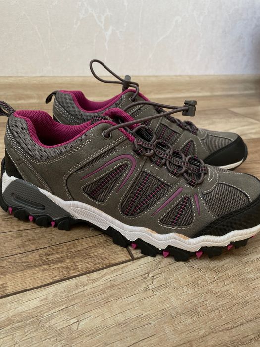 Landrover кросівки жіночі р.38