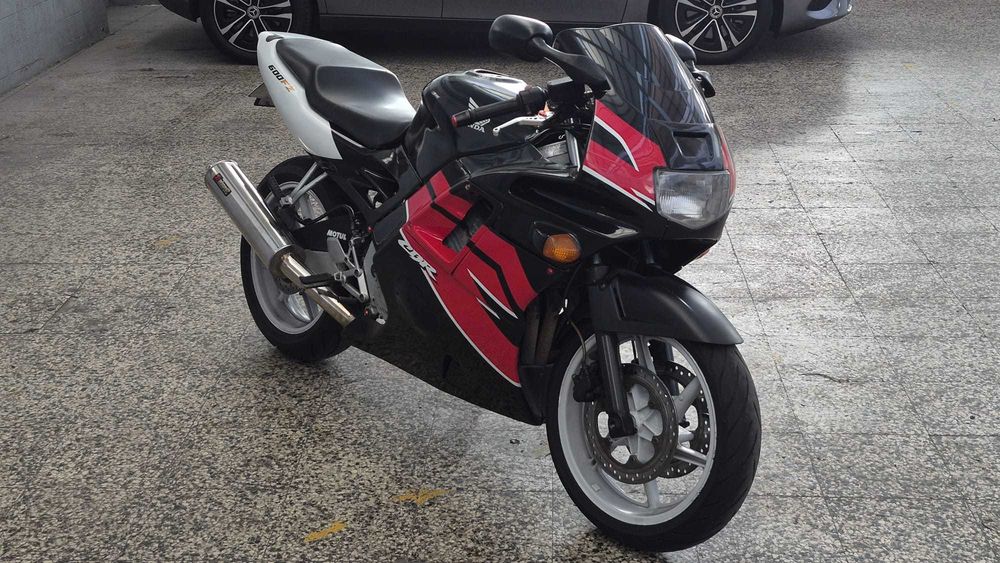 Honda CBR 600 f2