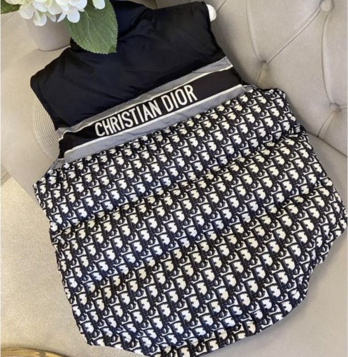 Жіноча на дві сторони , жилетка бежева, синя з поясом бренд