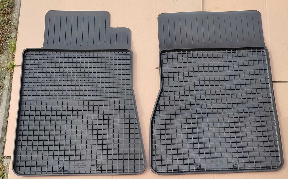 TOYOTA LAND CRUSER 4 PRZEDNIE NOWE Dywaniki gumowe dopasowane korytka